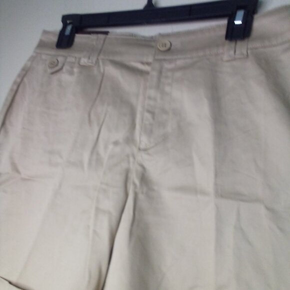Villager Liz Claiborne Shorts Women 6 Casual Chino Roll Hem Tan - Picture 7 of 14